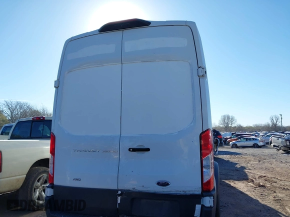 2023 Ford Transit Cargo z VIN 1FTBF4U80PKA47025, wystawiony jako IAAI lot #41715521 z przebiegiem 104 952 mil mil oraz . Historia ofert i sprzedaży dostępna na DreamBid. Obrazek 16.