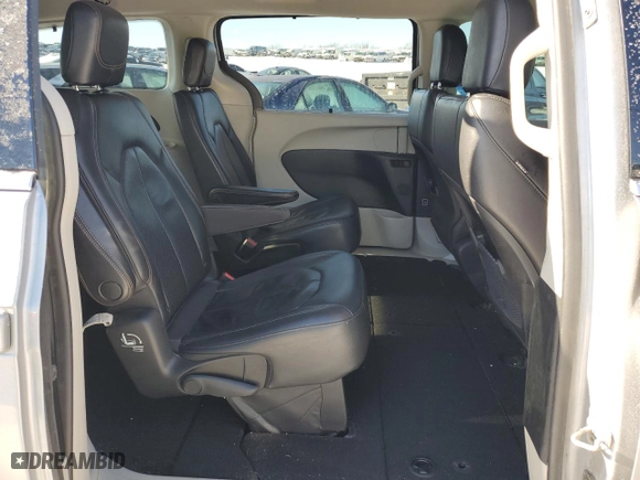 2018 Chrysler Pacifica Touring L with VIN 2C4RC1BG6JR211077, listed as a Copart auction lot 44997245 with NaN miles and Salvage Title. Bid and sale history available at carsss.com. Image 11.
