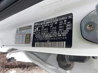 2017 Kia Sorento EX with VIN 5XYPH4A55HG253166, listed as a IAAI auction lot 42220030 with 129,524 mi miles and . Bid and sale history available at DreamBid. Image 9.