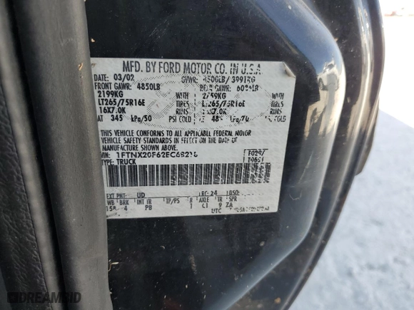 2002 Ford Super Duty F-250 XL with VIN 1FTNX20F62EC68218, listed as a Copart auction lot 43223935 with 457,709 mi miles and Salvage Title. Bid and sale history available at carsss.com. Image 15.