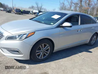 2015 Hyundai Sonata SE z VIN 5NPE24AF0FH161034, wystawiony jako IAAI lot #41640925 z przebiegiem 223 268 mil mil oraz . Historia ofert i sprzedaży dostępna na DreamBid. Obrazek 6.