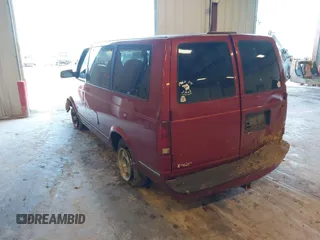 1997 Chevrolet Astro z VIN 1GNDM19WXVB131278, wystawiony jako IAAI lot #42231868 z przebiegiem 271 239 mil mil oraz . Historia ofert i sprzedaży dostępna na DreamBid. Obrazek 3.