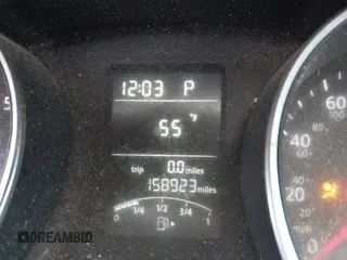 2017 Volkswagen Jetta S z VIN 3VW2B7AJ6HM345400, wystawiony jako IAAI lot #42297120 z przebiegiem 158 923 mil mil oraz . Historia ofert i sprzedaży dostępna na DreamBid. Obrazek 7.