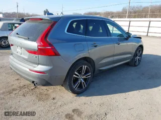 2019 Volvo XC60 Momentum with VIN LYVA22RK0KB306636, listed as a IAAI auction lot 41539565 with 66,610 mi miles. Bid and sale history available at carsss.com. Image 4.
