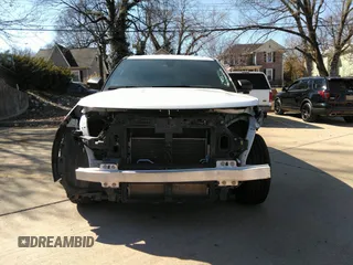 2020 Ford Police Interceptor Utility z VIN 1FM5K8AB0LGD09716, wystawiony jako IAAI lot #41772403 z przebiegiem 106 253 mil mil oraz . Historia ofert i sprzedaży dostępna na DreamBid. Obrazek 13.