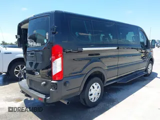 2020 Ford Transit Passenger XL z VIN 1FBAX2YG0LKA55428, wystawiony jako IAAI lot #42356622 z przebiegiem 89 748 mil mil oraz . Historia ofert i sprzedaży dostępna na DreamBid. Obrazek 4.