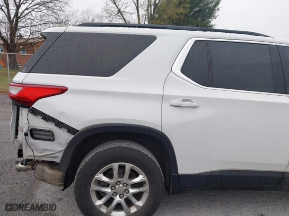 2019 Chevrolet Traverse LT Cloth with VIN 1GNERGKW0KJ221320, listed as a IAAI auction lot 41827836 with 151,893 mi miles. Bid and sale history available at carsss.com. Image 17.