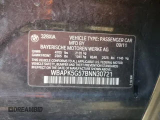 2011 BMW 3 Series 328i xDrive z VIN WBAPK5G57BNN30721, wystawiony jako Copart lot #54138535 z przebiegiem 145 049 mil mil oraz Szkody całkowita. Historia ofert i sprzedaży dostępna na DreamBid. Obrazek 12.