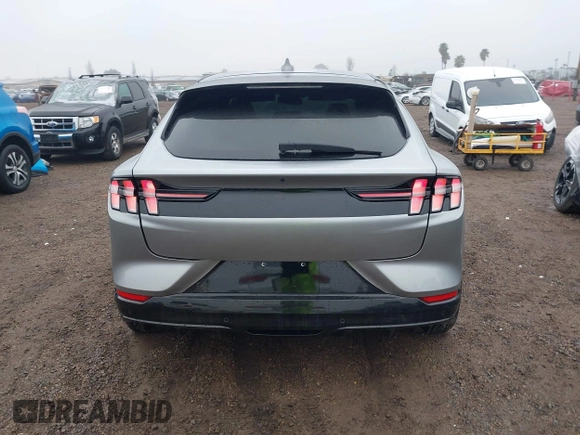 2021 Ford Mustang Mach-E GT z VIN 3FMTK4SE1MME00154, wystawiony jako IAAI lot #41536548 z przebiegiem 19 568 mil mil oraz . Historia ofert i sprzedaży dostępna na DreamBid. Obrazek 17.