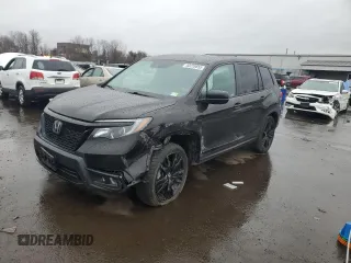 2021 Honda Passport Sport z VIN 5FNYF8H25MB008429, wystawiony jako Copart lot #50228655 z przebiegiem 72 781 mil mil oraz Szkoda całkowita • Salvage title. Historia ofert i sprzedaży dostępna na DreamBid. Obrazek 1.