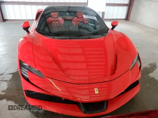 2024 Ferrari SF90 z VIN ZFF96NMAXR0307213, wystawiony jako Copart lot #74306594 z przebiegiem Nie podano mil oraz Nie do naprawy. Historia ofert i sprzedaży dostępna na DreamBid. Obrazek 5.