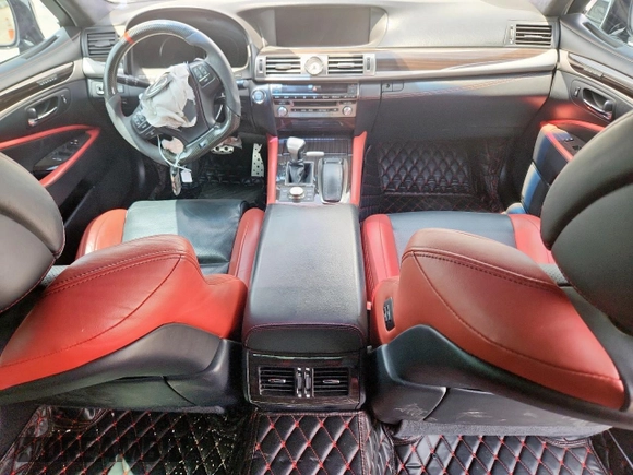 2015 Lexus LS 460 z VIN JTHCL5EF5F5023802, wystawiony jako Copart lot #61601925 z przebiegiem 110 064 mil mil oraz Szkoda całkowita • Salvage title. Historia ofert i sprzedaży dostępna na DreamBid. Obrazek 8.