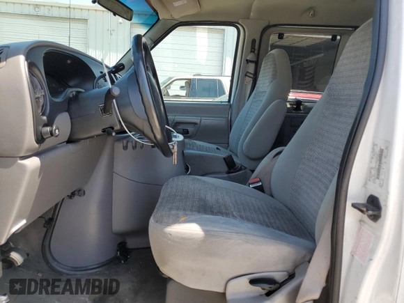 2001 Ford Econoline Passenger XL with VIN 1FBSS31L41HA22362, listed as a Copart auction lot 61076525 with 97,207 mi miles and Salvage title. Bid and sale history available at DreamBid. Image 7.