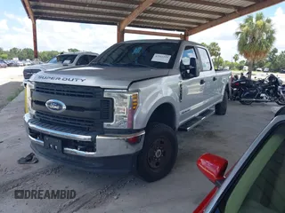2019 Ford F-250 XL z VIN 1FT7W2BT7KED13259, wystawiony jako IAAI lot #42543359 z przebiegiem 136 511 mil mil oraz . Historia ofert i sprzedaży dostępna na DreamBid. Obrazek 22.