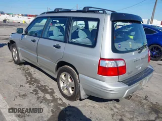 2001 Subaru Forester S w/Premium Pkg with VIN JF1SF65681H710151, listed as a IAAI auction lot 41735945 with 120,917 mi miles. Bid and sale history available at carsss.com. Image 3.
