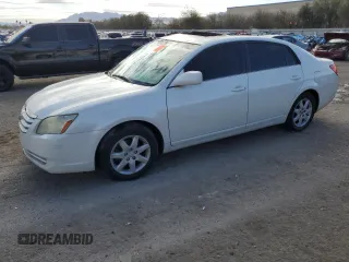 2005 Toyota Avalon XL with VIN 4T1BK36B45U027890, listed as a Copart auction lot 48991475 with 137,044 mi miles and Salvage Title. Bid and sale history available at carsss.com. Image 1.