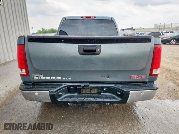 2007 GMC Sierra 1500 SLE1 z VIN 2GTEC13J771646190, wystawiony jako Copart lot #58850895 z przebiegiem 199 334 mil mil oraz Czysty tytuł • Clean title. Historia ofert i sprzedaży dostępna na DreamBid. Obrazek 6.