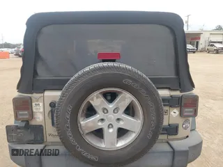 2016 Jeep Wrangler Unlimited Sport with VIN 1C4BJWDG9GL276069, listed as a IAAI auction lot 41618948 with 181,082 mi miles and . Bid and sale history available at DreamBid. Image 17.