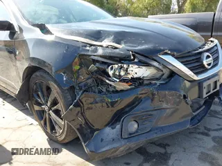 2017 Nissan Altima SV z VIN 1N4AL3AP0HC187796, wystawiony jako IAAI lot #42247396 z przebiegiem 106 024 mil mil oraz . Historia ofert i sprzedaży dostępna na DreamBid. Obrazek 6.