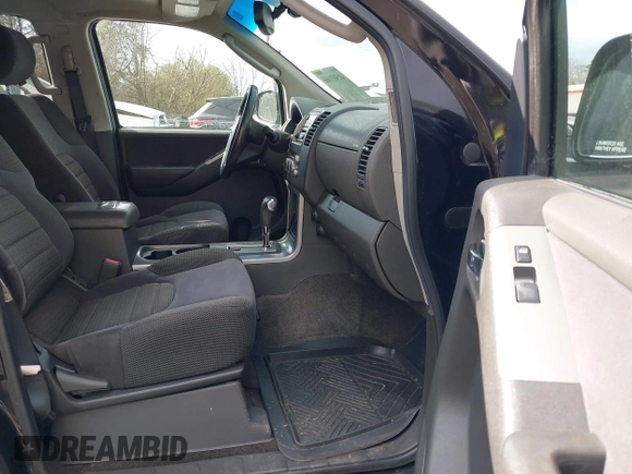 2005 Nissan Pathfinder SE with VIN 5N1AR18U55C763236, listed as a IAAI auction lot 41503166 with 330,351 mi miles. Bid and sale history available at carsss.com. Image 5.