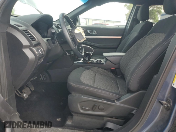 2019 Ford Explorer XLT z VIN 1FM5K8D8XKGA08921, wystawiony jako Copart lot #61784075 z przebiegiem 113 954 mil mil oraz Szkoda całkowita • Salvage title. Historia ofert i sprzedaży dostępna na DreamBid. Obrazek 7.