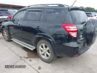 2010 Toyota RAV4 Limited z VIN 2T3YK4DV8AW006569, wystawiony jako IAAI lot #42657476 z przebiegiem 187 579 mil mil oraz . Historia ofert i sprzedaży dostępna na DreamBid. Obrazek 3.