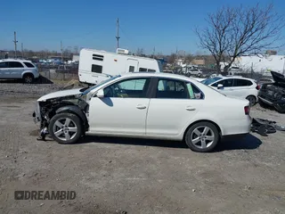 2008 Volkswagen Jetta Sedan SE with VIN 3VWRM71K68M070130, listed as a IAAI auction lot 41751450 with 217,598 mi miles. Bid and sale history available at carsss.com. Image 15.