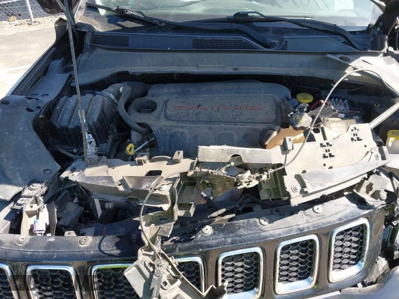 2018 Jeep Compass Altitude with VIN 3C4NJDBB6JT239565, listed as a IAAI auction lot 42219401 with 85,013 mi miles and . Bid and sale history available at DreamBid. Image 10.