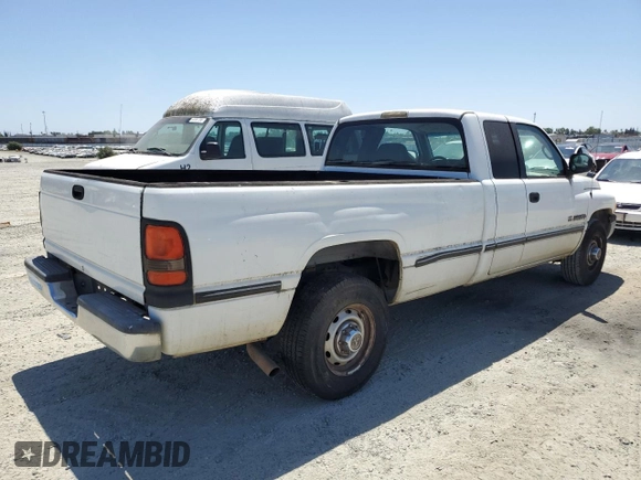 2001 Dodge 2500 z VIN 3B7KC23Z01G758102, wystawiony jako Copart lot #61303775 z przebiegiem 164 067 mil mil oraz Czysty tytuł • Clean title. Historia ofert i sprzedaży dostępna na DreamBid. Obrazek 3.