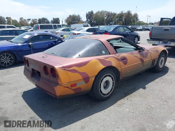 1984 Chevrolet Corvette z VIN 1G1AY0780E5114446, wystawiony jako IAAI lot #42290916 z przebiegiem 57 927 mil mil oraz . Historia ofert i sprzedaży dostępna na DreamBid. Obrazek 4.