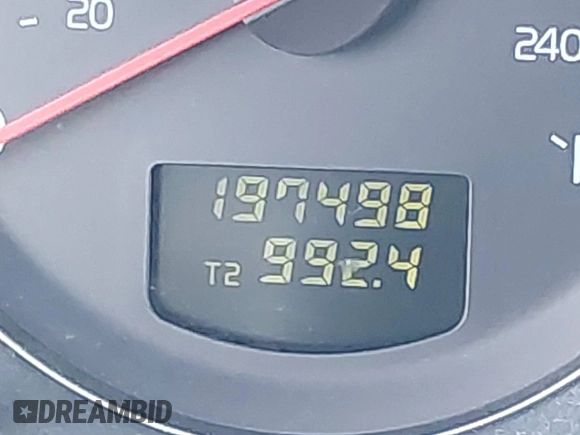 2004 Volvo S60 with VIN YV1RH59H842343519, listed as a IAAI auction lot 41004041 with 197,498 mi miles. Bid and sale history available at carsss.com. Image 15.