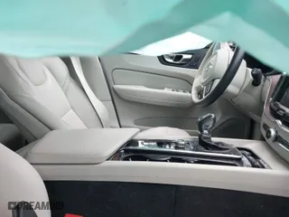 2021 Volvo XC60 Momentum with VIN YV4102DK6M1827283, listed as a IAAI auction lot 41388004 with 38,991 mi miles. Bid and sale history available at carsss.com. Image 5.