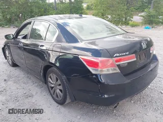 2012 Honda Accord EX-L z VIN 1HGCP3F88CA015983, wystawiony jako IAAI lot #42187419 z przebiegiem 251 447 mil mil oraz . Historia ofert i sprzedaży dostępna na DreamBid. Obrazek 3.