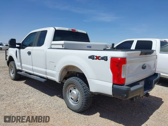 2017 Ford F-250 XLT z VIN 1FT7X2B67HEB14146, wystawiony jako IAAI lot #42256811 z przebiegiem 121 617 mil mil oraz . Historia ofert i sprzedaży dostępna na DreamBid. Obrazek 3.
