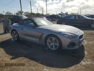 2025 BMW Z4 sDrive30i with VIN WBAHF3C04SWY38298, listed as a Copart auction lot 85193904 with 0 mi miles and Non Repairable. Bid and sale history available at carsss.com. Image 4.