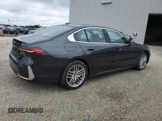 2024 BMW 5 Series 530i xDrive with VIN WBA53FJ06RCR51813, listed as a Copart auction lot 88337015 with 22,646 mi miles and Clean Title. Bid and sale history available at carsss.com. Image 3.