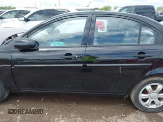 2006 Hyundai Accent GLS z VIN KMHCN46C76U038040, wystawiony jako IAAI lot #42220455 z przebiegiem 140 413 mil mil oraz . Historia ofert i sprzedaży dostępna na DreamBid. Obrazek 15.