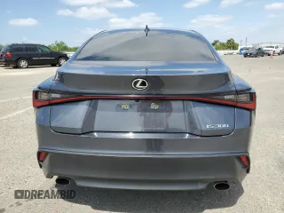 2024 Lexus IS 300 z VIN JTHDA1D20R5129189, wystawiony jako Copart lot #53465435 z przebiegiem 31 959 mil mil oraz Szkody całkowita. Historia ofert i sprzedaży dostępna na DreamBid. Obrazek 6.