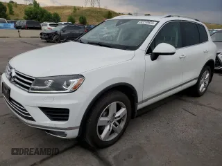 2017 Volkswagen Touareg Sport with VIN WVGEF7BP5HD006903, listed as a Copart auction lot 62210934 with 77,965 mi miles and Clean Title. Bid and sale history available at DreamBid. Image 1.
