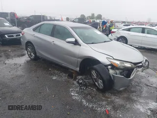 2015 Toyota Camry XLE with VIN 4T1BF1FK0FU110663, listed as a IAAI auction lot 41931382 with 187,648 mi miles. Bid and sale history available at carsss.com. Image 1.