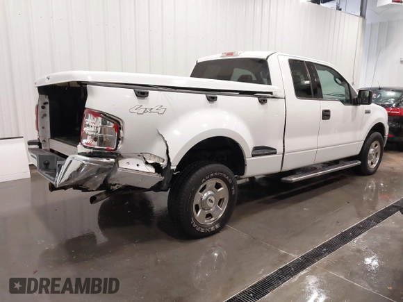 2004 Ford F-150 XLT z VIN 1FTPX04514KB70491, wystawiony jako IAAI lot #41320139 z przebiegiem 131 891 mil mil oraz . Historia ofert i sprzedaży dostępna na DreamBid. Obrazek 4.