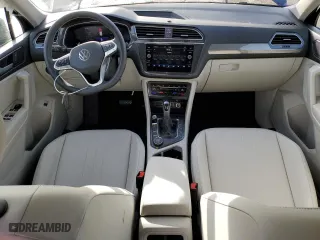 2024 Volkswagen Tiguan SE with VIN 3VV2B7AX8RM050700, listed as a Copart auction lot 42992785 with 15,485 mi miles and Salvage Title. Bid and sale history available at carsss.com. Image 8.