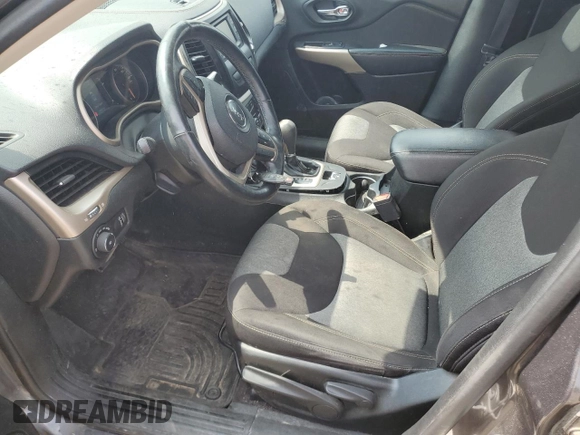 2018 Jeep Cherokee Latitude z VIN 1C4PJLCB5JD544904, wystawiony jako Copart lot #59638905 z przebiegiem 139 427 mil mil oraz Czysty tytuł • Clean title. Historia ofert i sprzedaży dostępna na DreamBid. Obrazek 7.