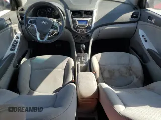 2013 Hyundai Accent SE z VIN KMHCU5AE0DU121047, wystawiony jako Copart lot #57244285 z przebiegiem 42 655 mil mil oraz Szkoda całkowita • Salvage title. Historia ofert i sprzedaży dostępna na DreamBid. Obrazek 8.