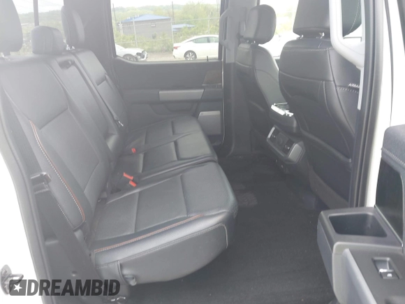 2021 Ford F-150 XL z VIN 1FTFW1E83MFC86409, wystawiony jako IAAI lot #42214031 z przebiegiem 46 247 mil mil oraz . Historia ofert i sprzedaży dostępna na DreamBid. Obrazek 8.