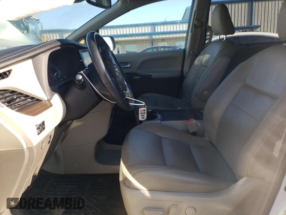 2018 Toyota Sienna XLE Auto Access Seat with VIN 5TDYZ3DC7JS903470, listed as a Copart auction lot 47938055 with 118,734 mi miles and Salvage Title. Bid and sale history available at carsss.com. Image 7.