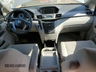 2013 Honda Odyssey EX z VIN 5FNRL5H43DB062745, wystawiony jako Copart lot #48347945 z przebiegiem 70 136 mil mil oraz Szkody całkowita. Historia ofert i sprzedaży dostępna na DreamBid. Obrazek 8.
