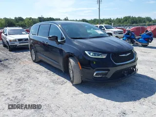 2025 Chrysler Pacifica Select with VIN 2C4RC1BG5SR505989, listed as a IAAI auction lot 42608866 with 13,115 mi miles and . Bid and sale history available at DreamBid. Image 1.
