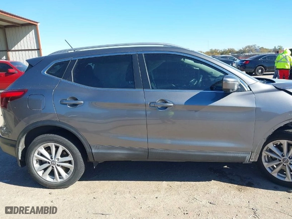2019 Nissan Rogue Sport SV with VIN JN1BJ1CPXKW242592, listed as a IAAI auction lot 40917011 with 74,018 mi miles. Bid and sale history available at carsss.com. Image 14.