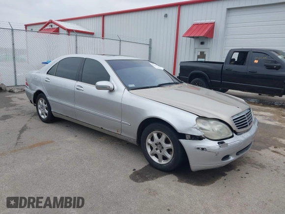 2002 Mercedes-Benz S-Class 5.0L with VIN WDBNG75J12A246997, listed as a IAAI auction lot 41566423 with 181,940 mi miles. Bid and sale history available at carsss.com. Image 1.